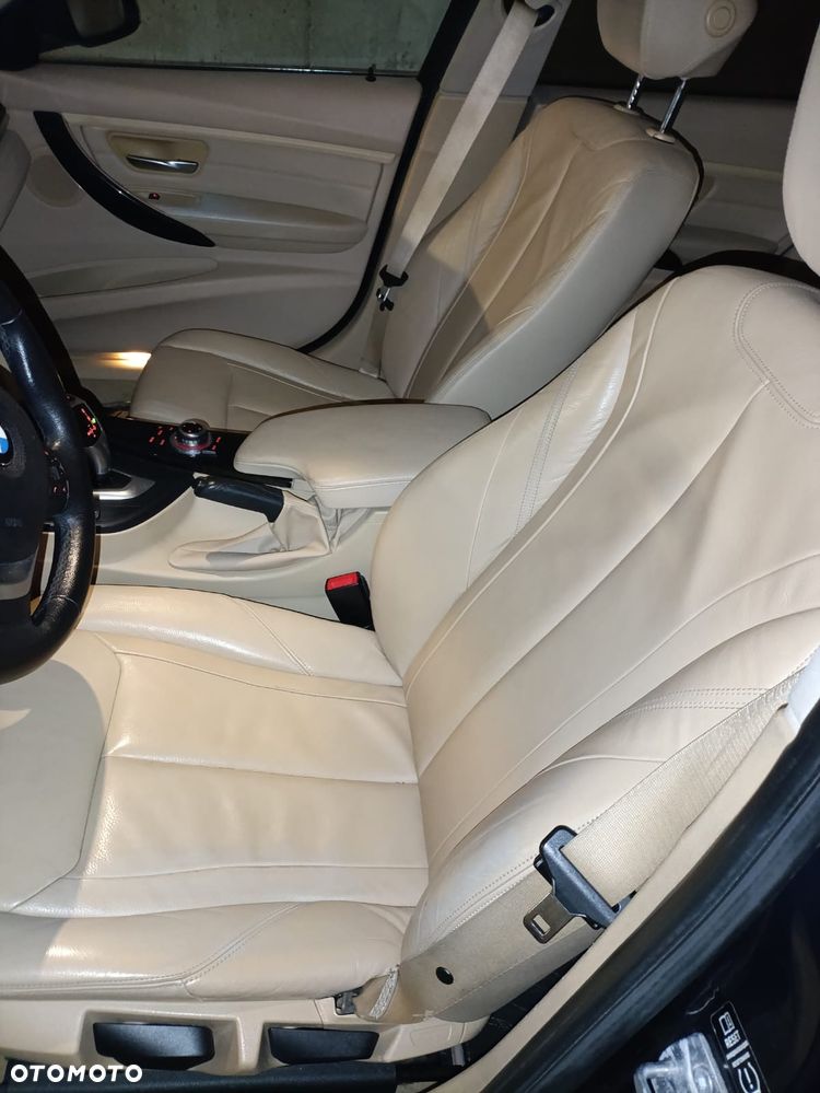 BMW Seria 3 318d Blue Performance Luxury Line - 11