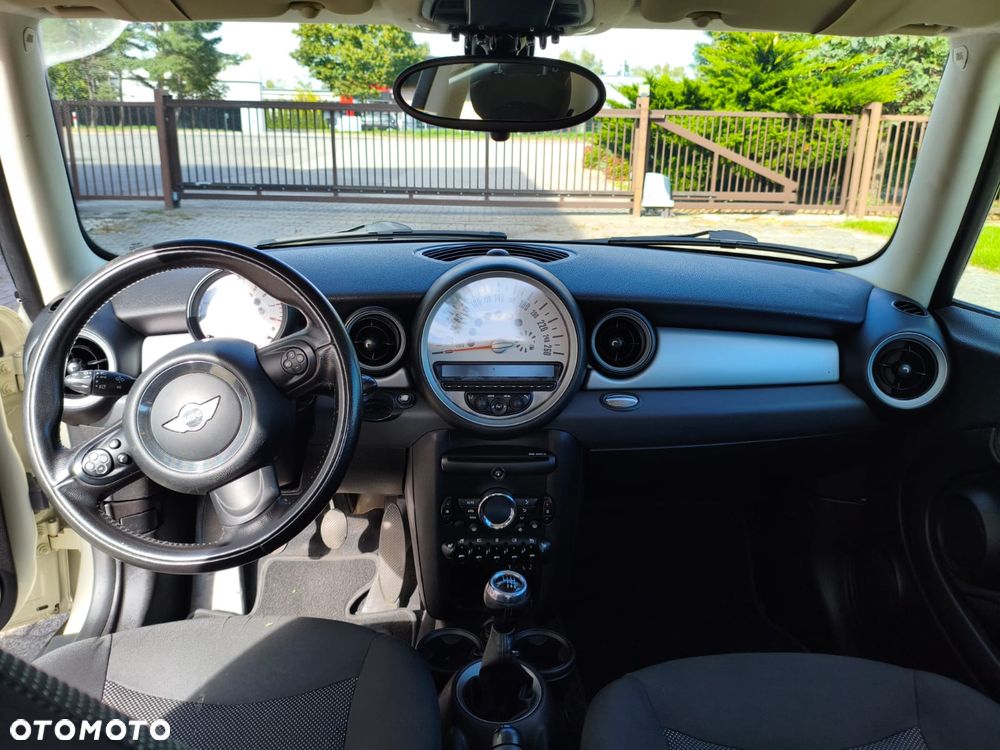 MINI Cooper Standard - 12