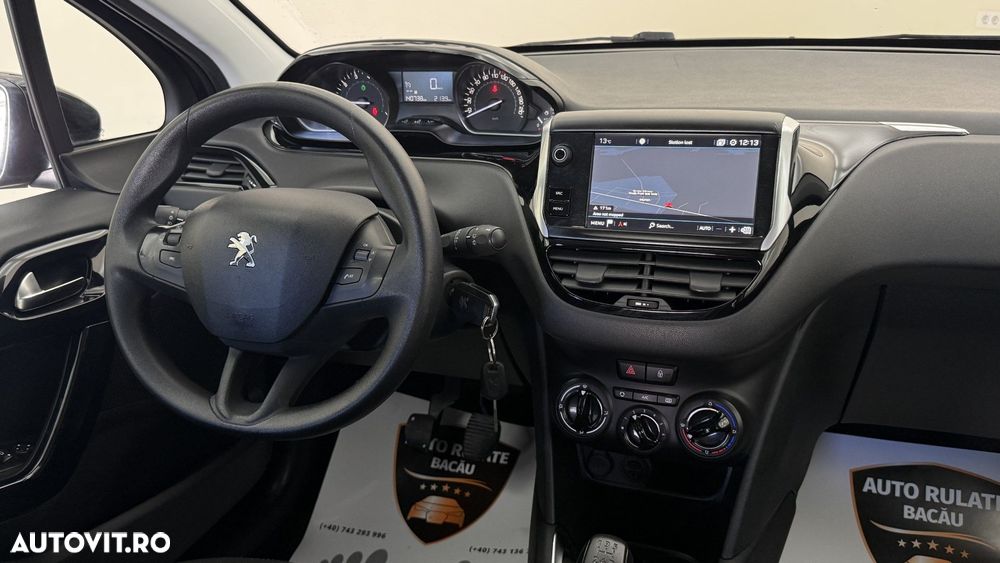 Peugeot 208 - 14