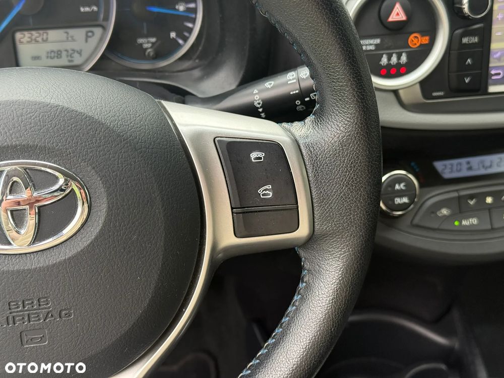 Toyota Yaris Hybrid 100 Premium - 20