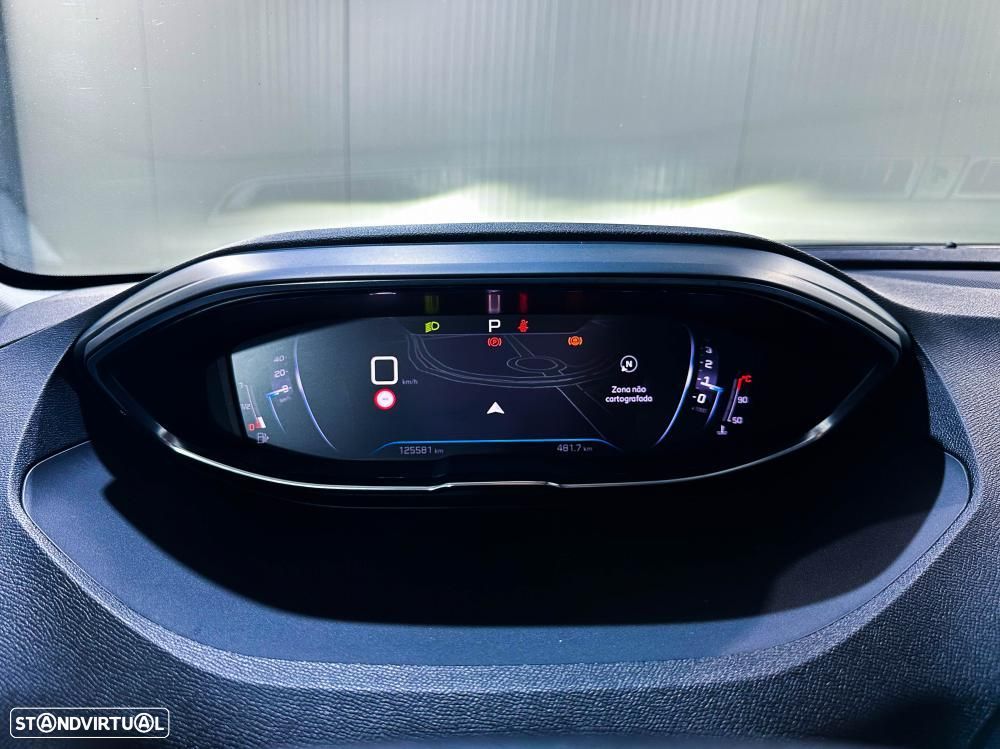 Peugeot 5008 1.5 BlueHDi Allure Pack EAT8 - 26