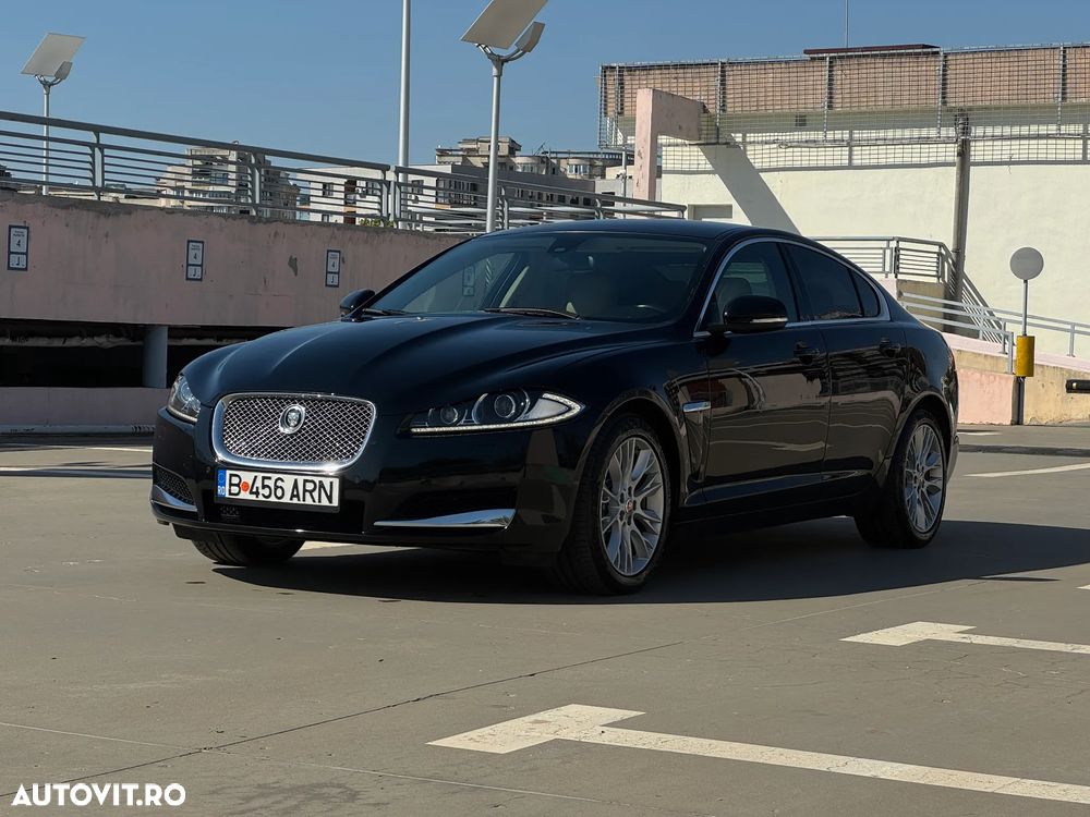 Jaguar XF 2.2D Luxury - 9