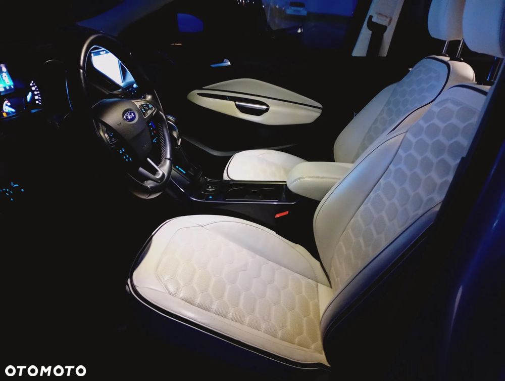 Ford Kuga Vignale 2.0 TDCi AWD - 10