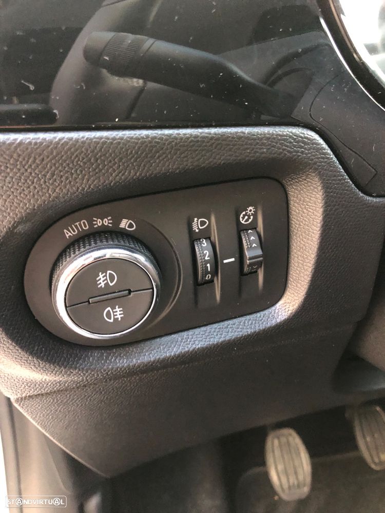 Opel Corsa 1.2 Business - 28