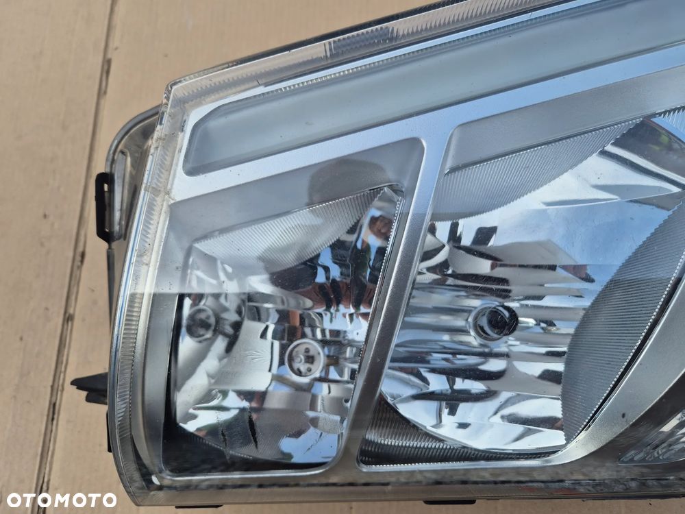 Volvo FH4 FM4 reflektor prawy.Tradycyjny z LED.2014-.Europa. - 6