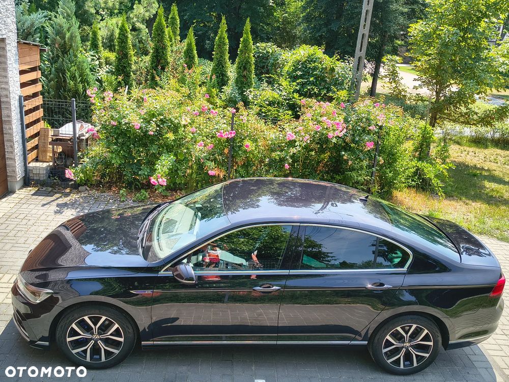 Volkswagen Passat - 4