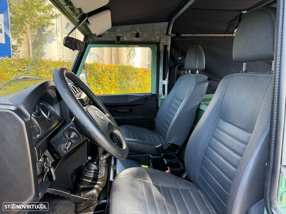 Land Rover Defender 90 2.4 CRD E - 9