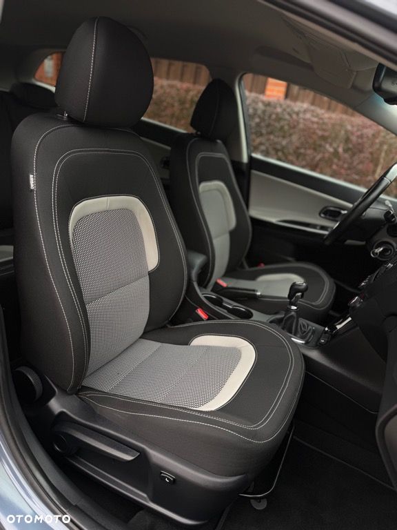 Kia Ceed 1.6 GDI ISG Dream-Team Edition - 33