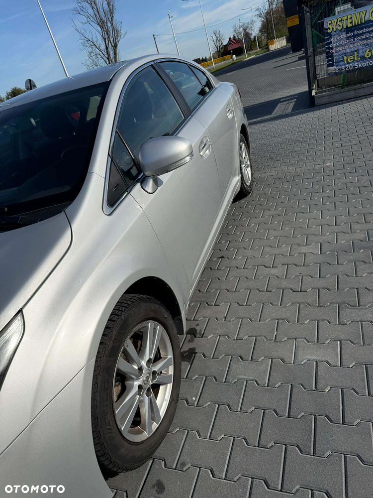 Toyota Avensis 2.0 D-4D Style - 8