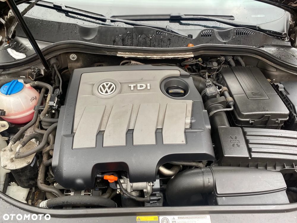 Volkswagen Passat 1.6 TDI Comfortline - 13