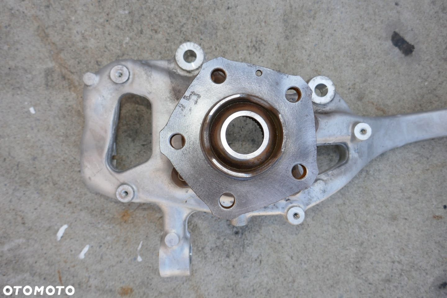 ZWROTNICA PIASTA PRAWA PRZÓD AUDI A4 B9 8W0407560 - 7