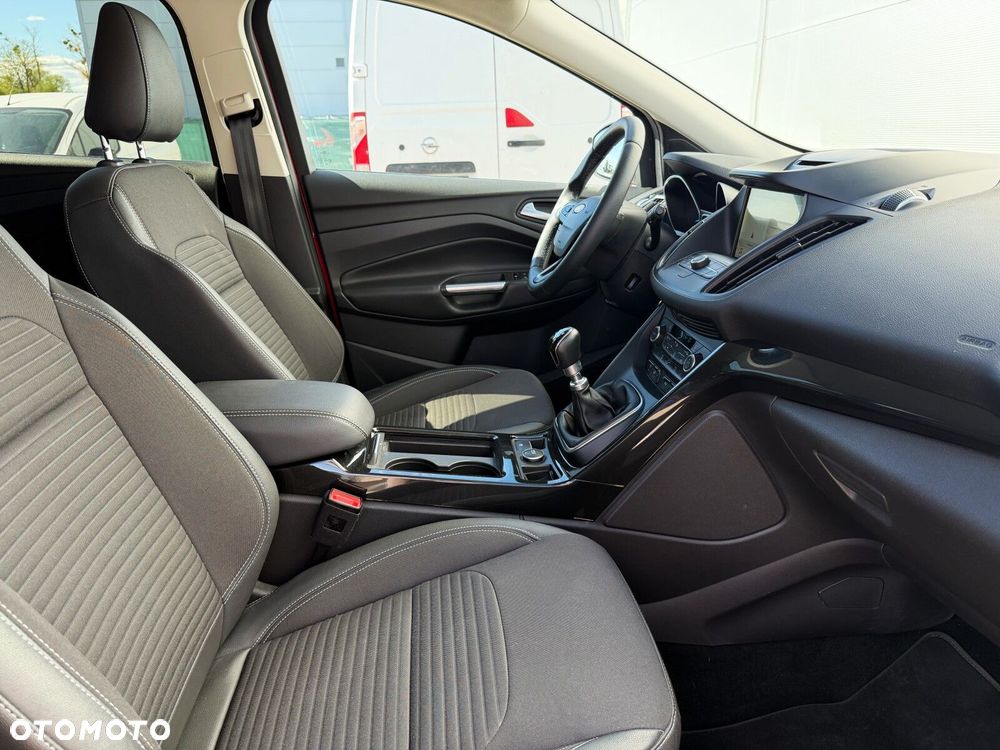 Ford Kuga - 26