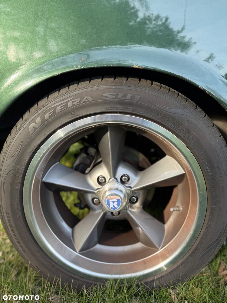 Ford Mustang - 25