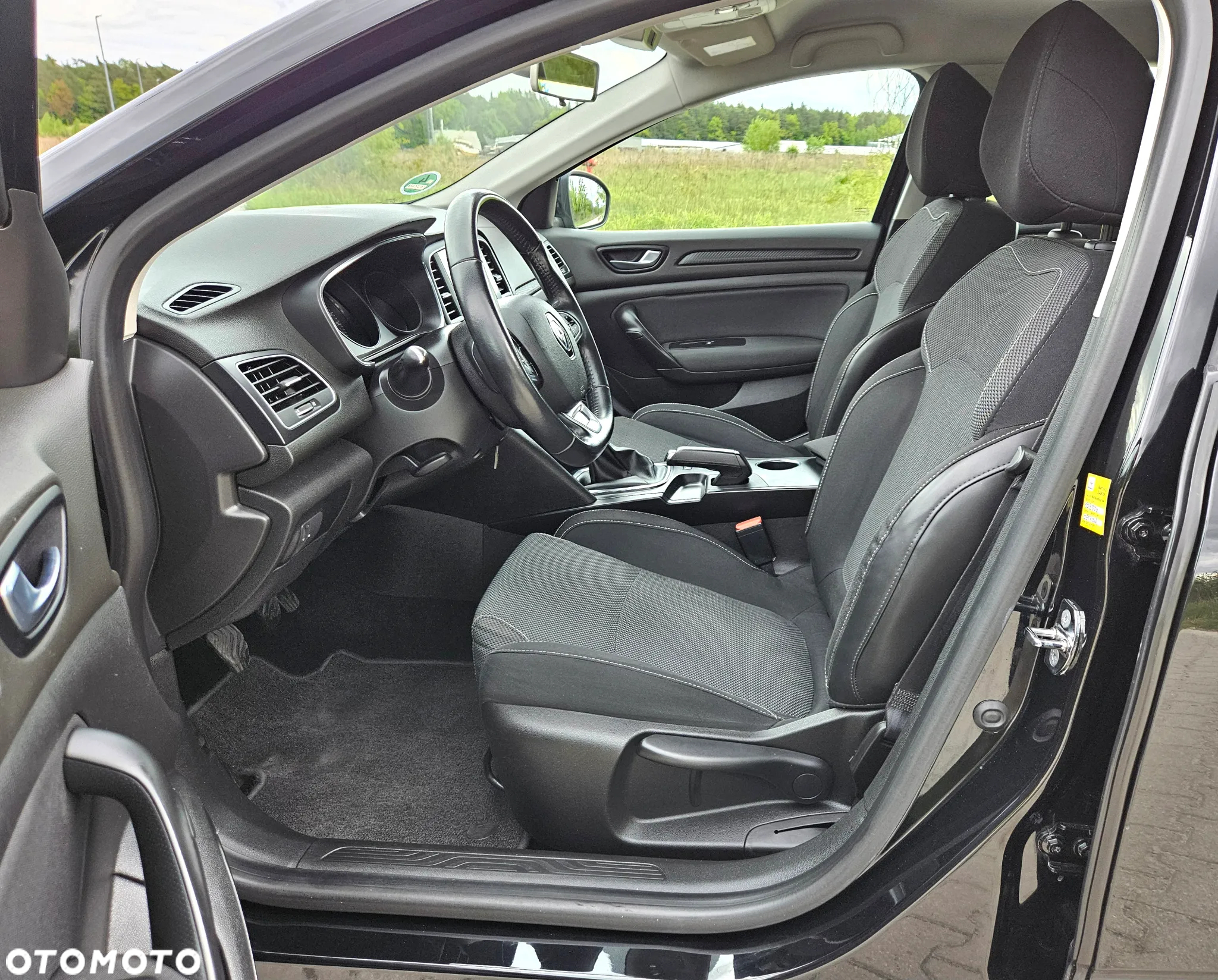 Renault Megane Grandtour ENERGY TCe 130 INTENS - 17