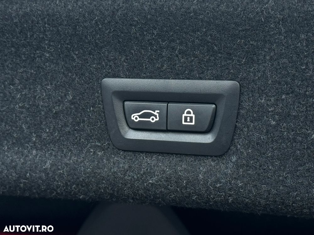 BMW Seria 3 330i AT M Sport - 40