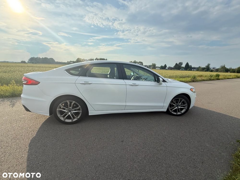 Ford Fusion - 11