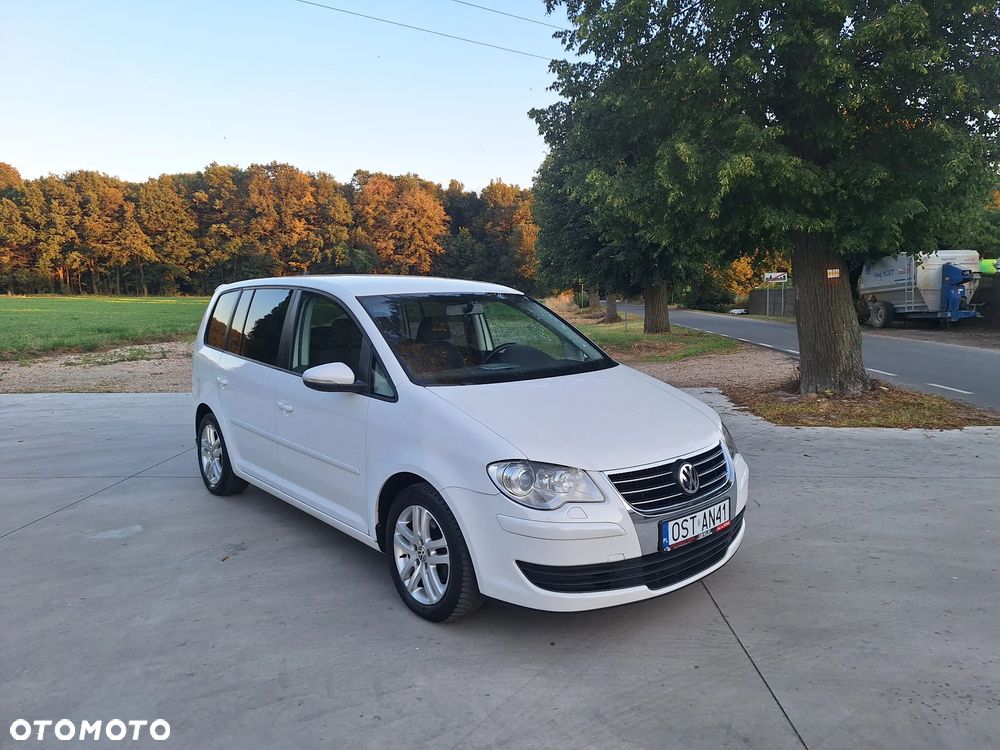 Volkswagen Touran 1.4 TSI Highline DSG - 2