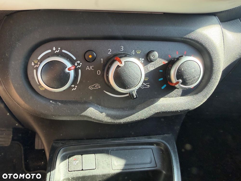 Renault Twingo SCe 75 INTENS - 21
