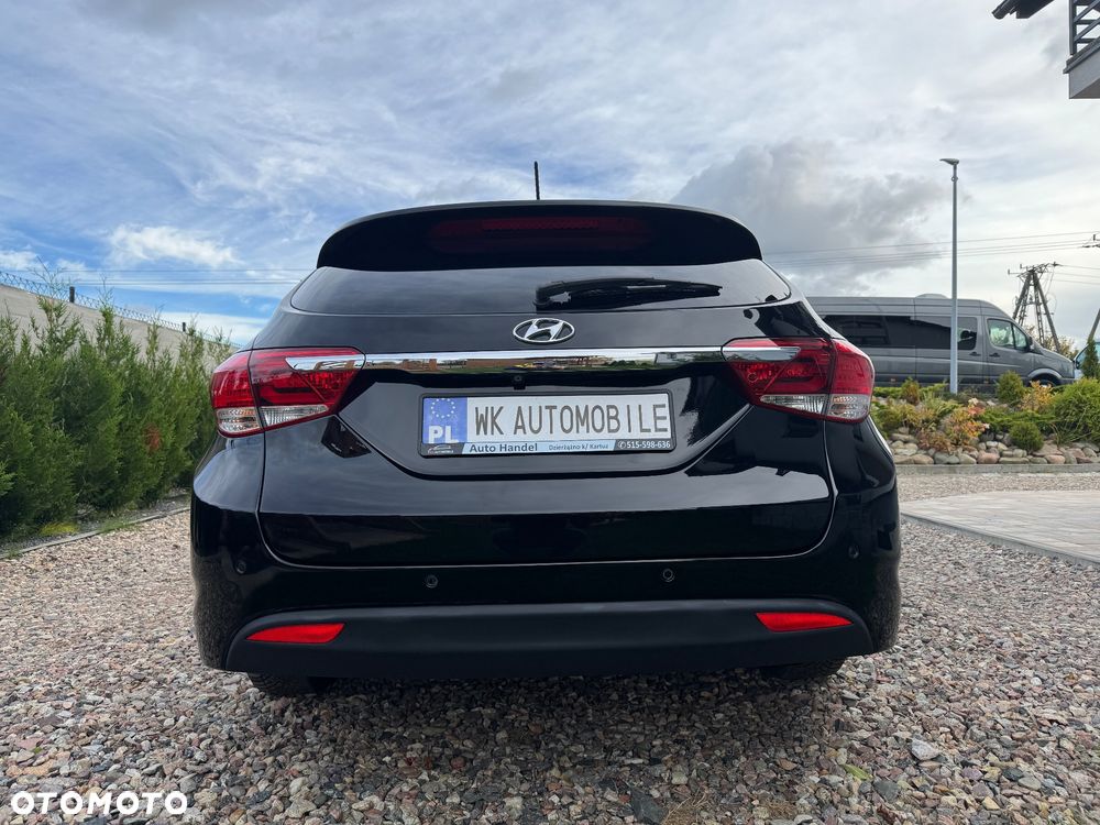 Hyundai i40 Kombi blue 1.6 Family+ - 16