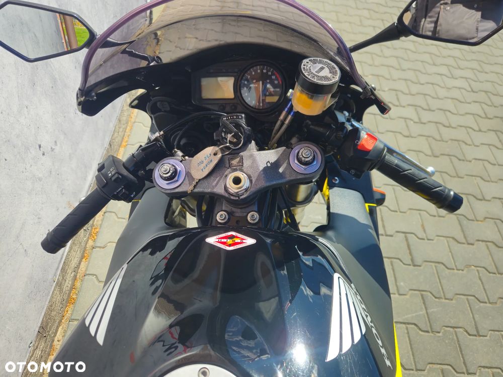 Honda CBR - 29