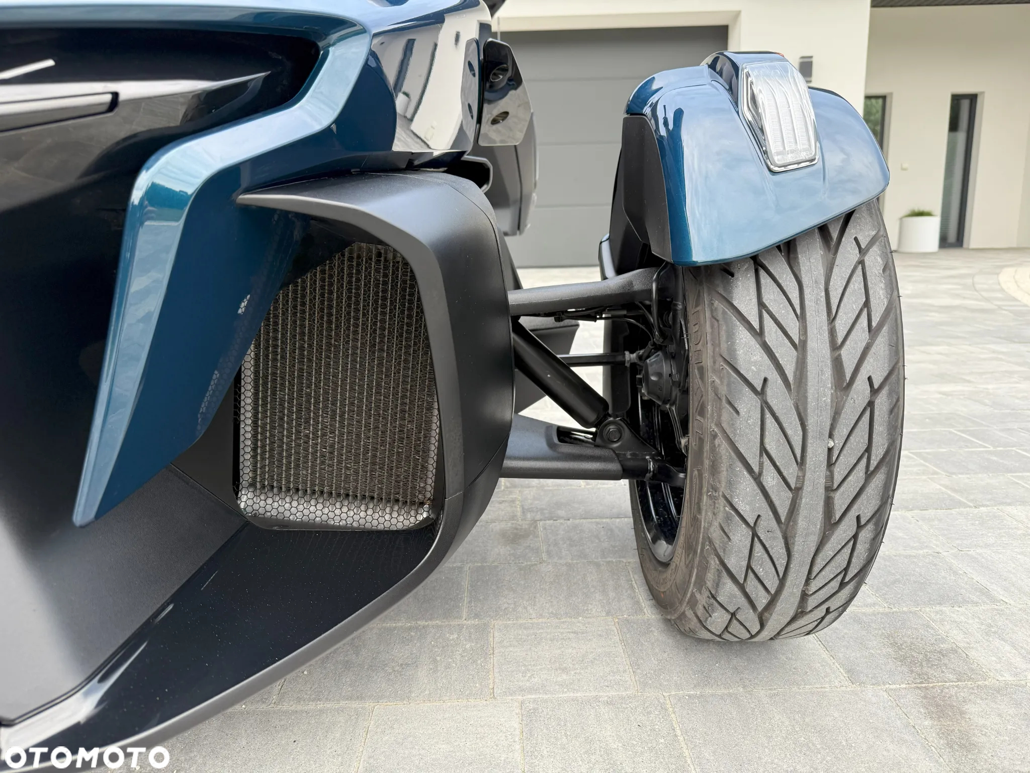 Can-Am Spyder - 24