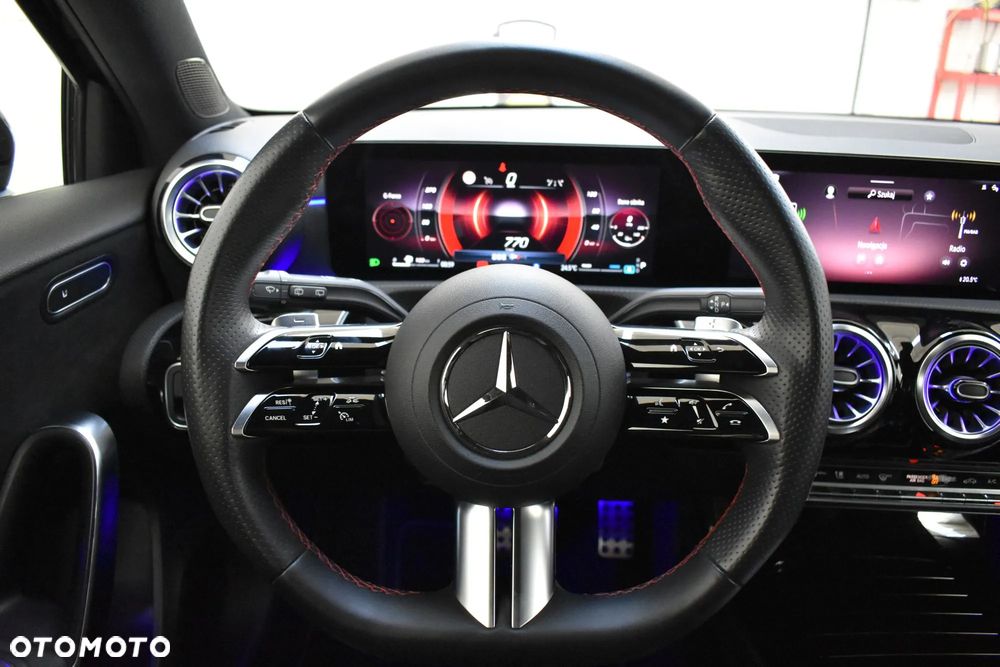 Mercedes-Benz Klasa A 180 7G-DCT Advanced AMG Line - 18