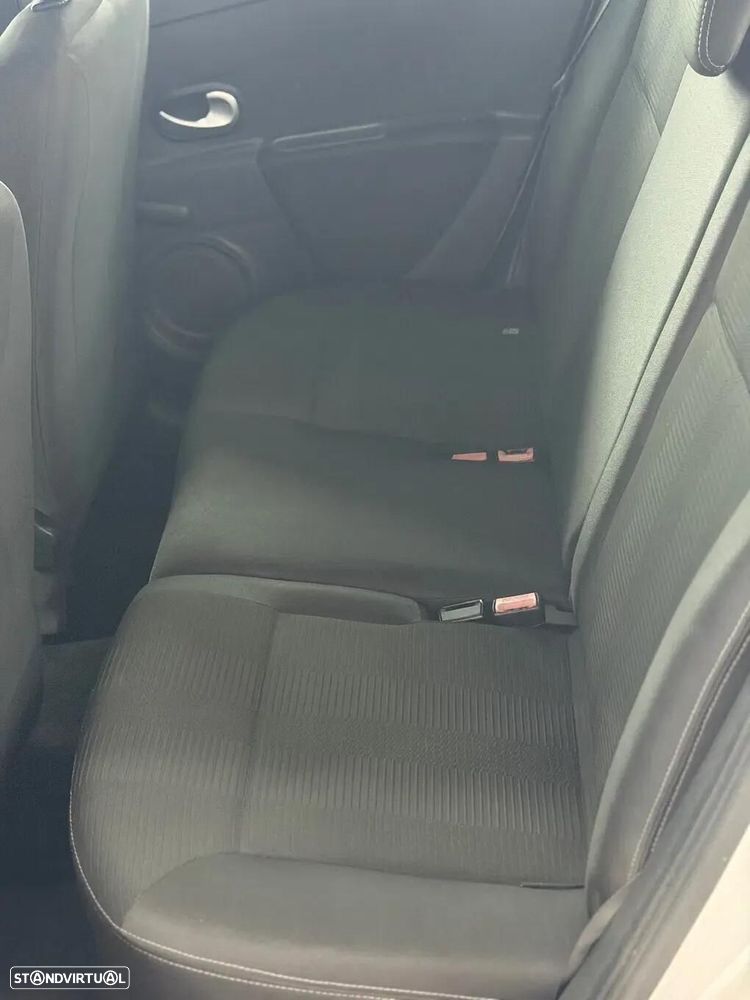 Renault Clio 1.2 16V Dynamique - 25