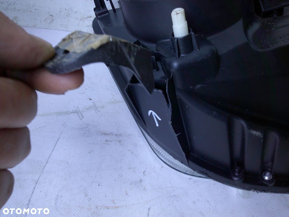 dacia duster i 1 lampa przód lewa nowa oryginał z uszk - 4