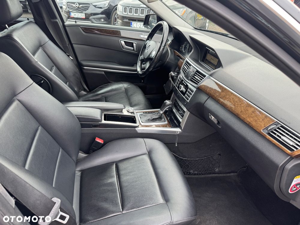 Mercedes-Benz Klasa E 200 CDI DPF BlueEFFICIENCY Automatik - 25