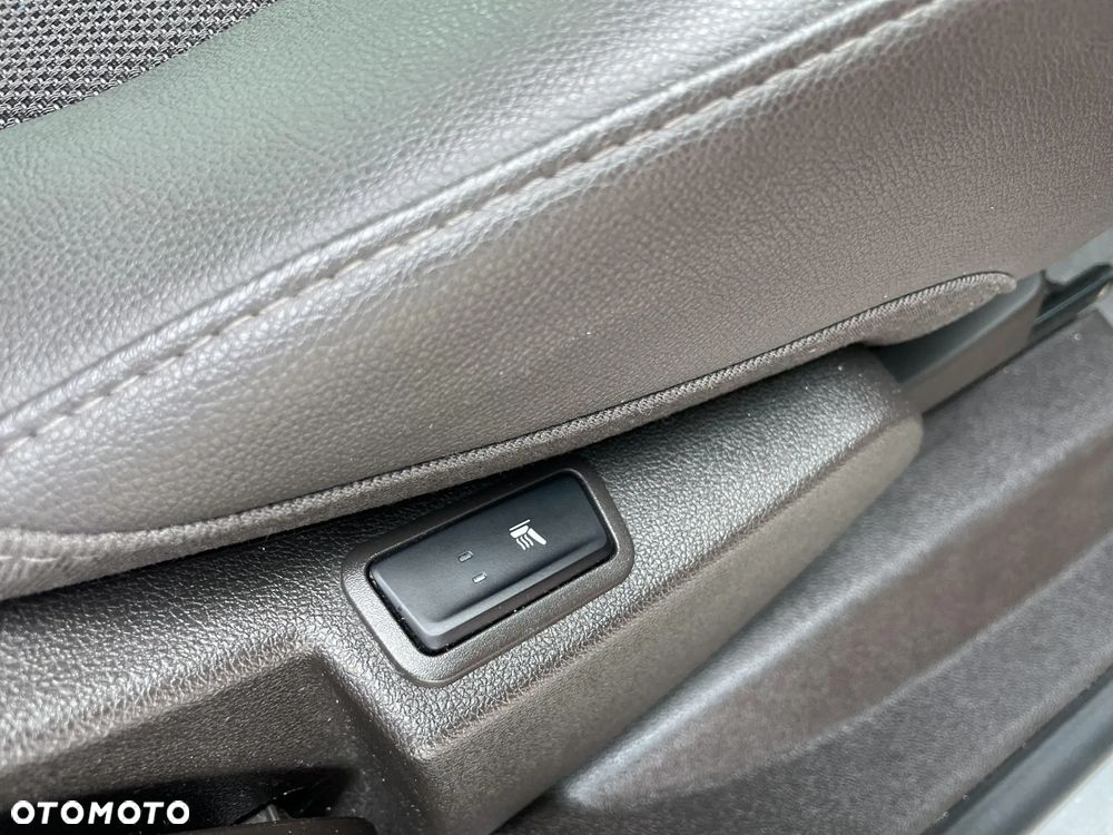 Renault Espace 1.6 TCE Energy SL Techno EDC 7os - 28