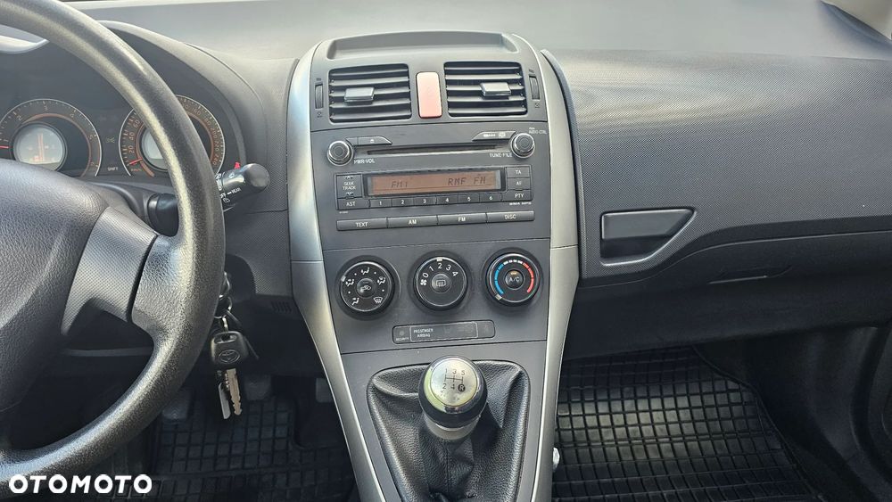 Toyota Auris 1.4 D-4D Luna - 11