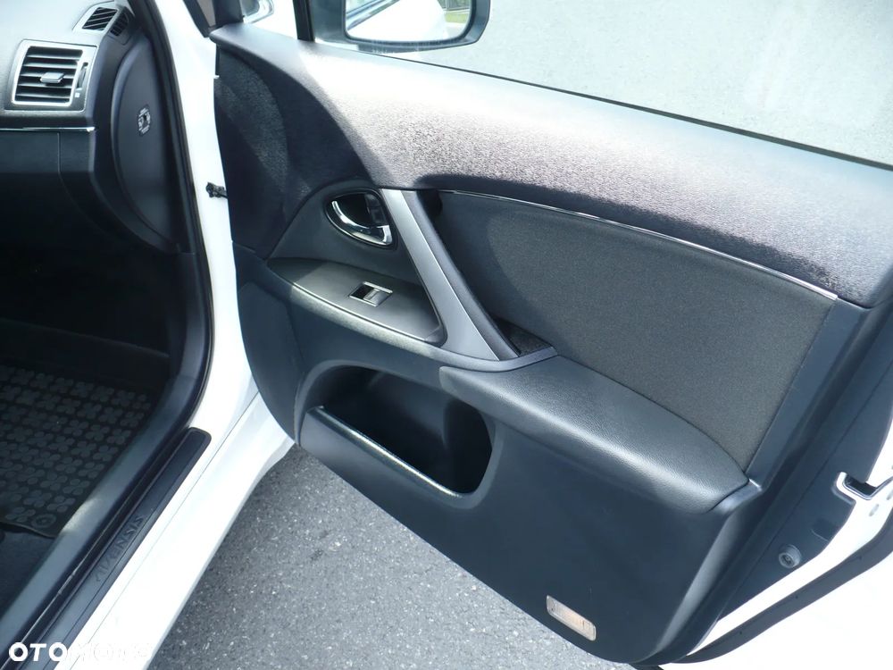 Toyota Avensis 1.6 Edition - 19