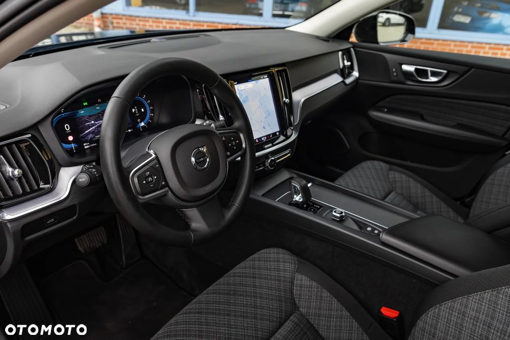 Volvo V60 B3 B Essential - 14