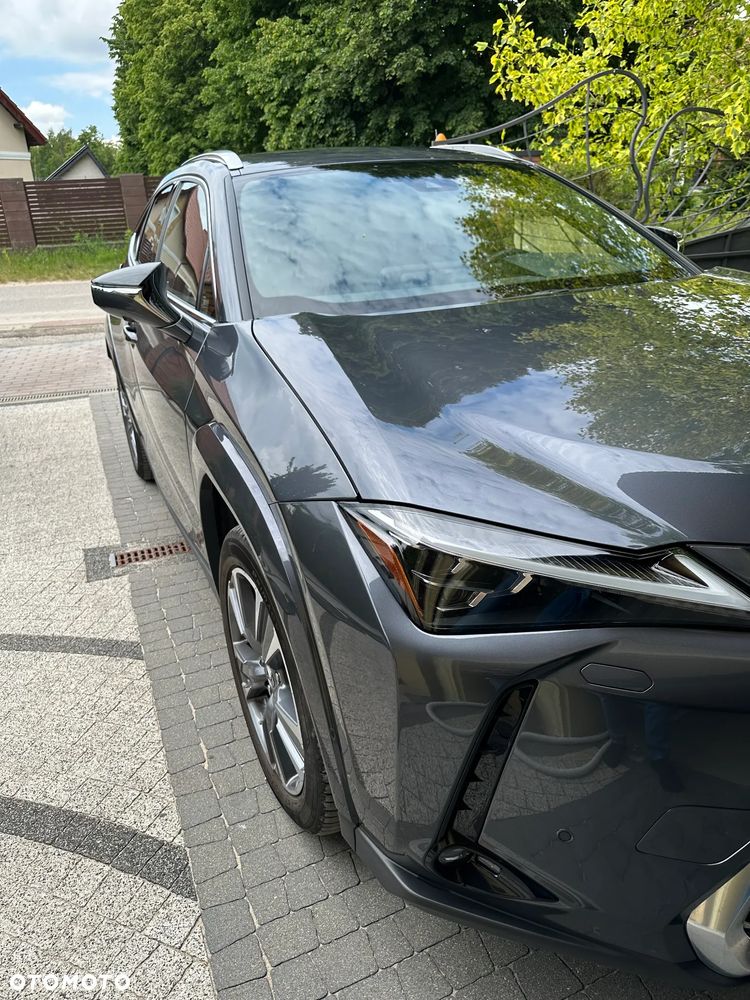 Lexus UX 300e 72.8 kWh Omotenashi 2WD - 3