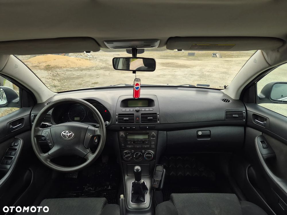 Toyota Avensis 1.8 VVT-i Terra - 8