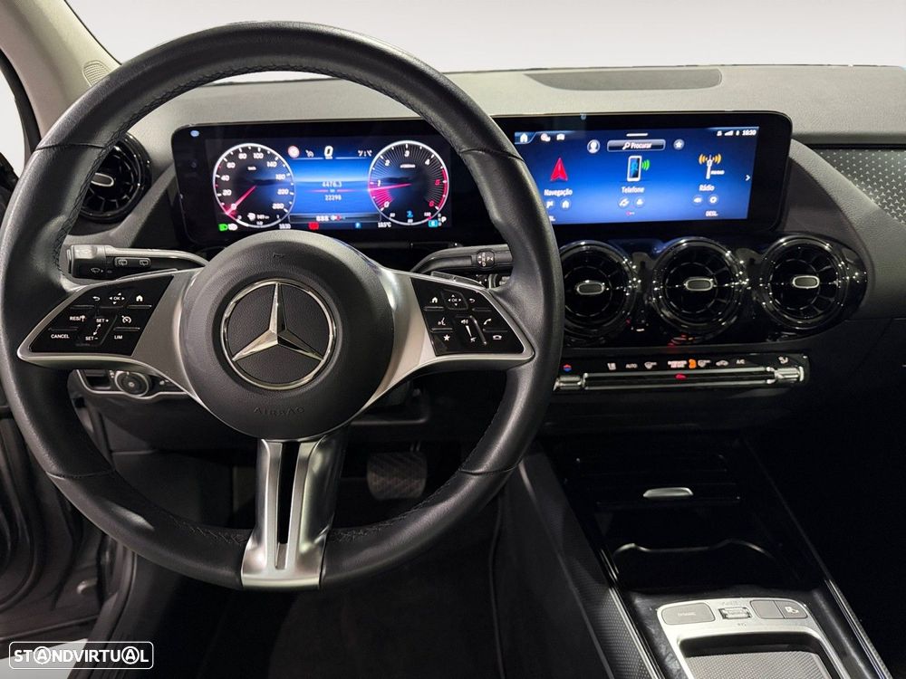 Mercedes-Benz GLA 180 d - 10