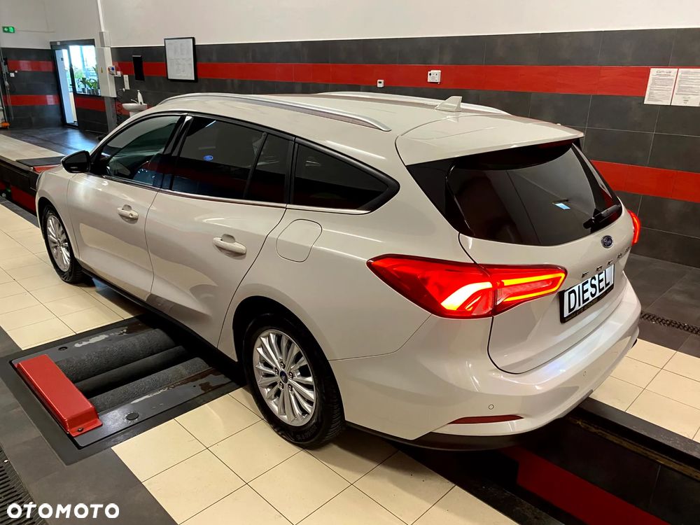 Ford Focus 2.0 EcoBlue Titanium - 10