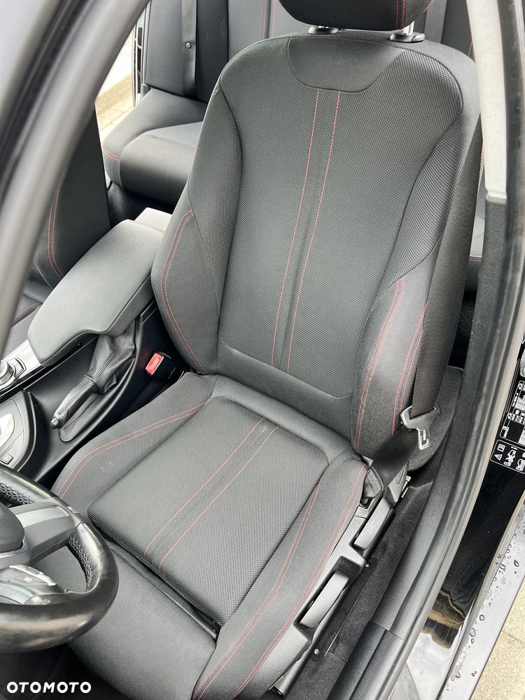 BMW Seria 3 320i xDrive Sport Line - 23