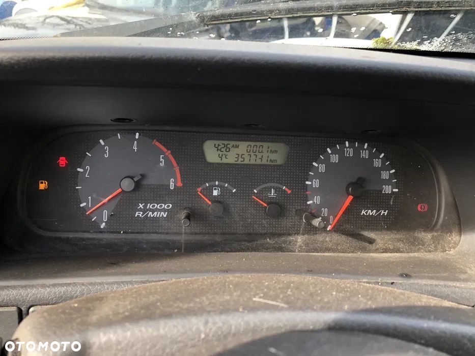 Zegary nissan terrano 2 lift 2.7tdi - 1