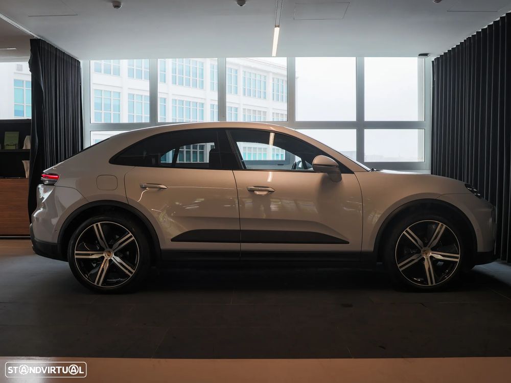 Porsche Macan Electric 4 - 8