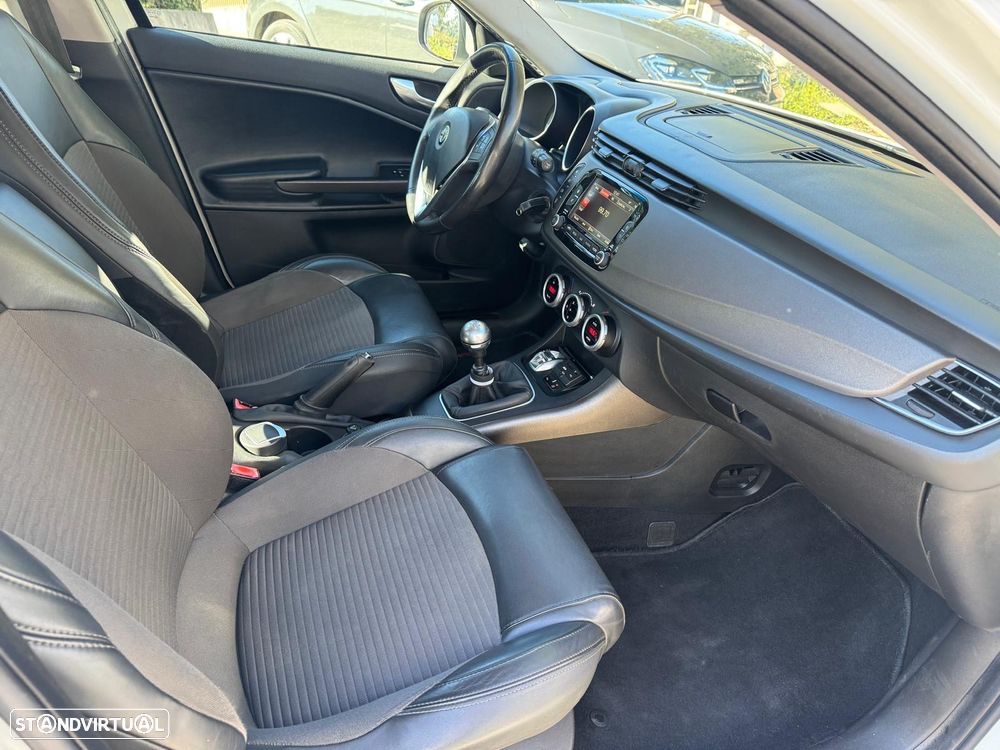 Alfa Romeo Giulietta 1.6 JTDM - 7