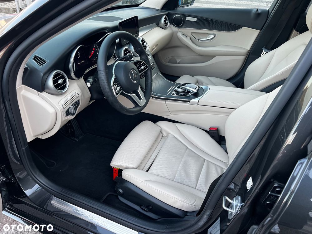 Mercedes-Benz Klasa C 200 4MATIC 9G-TRONIC - 9