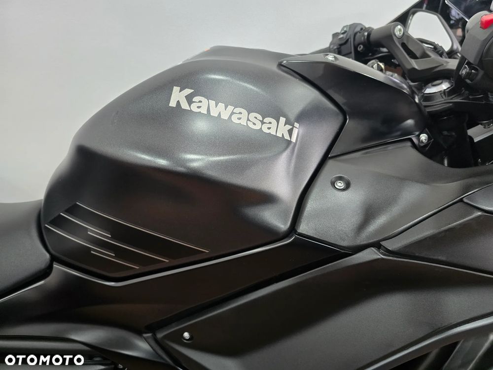 Kawasaki Ninja - 25