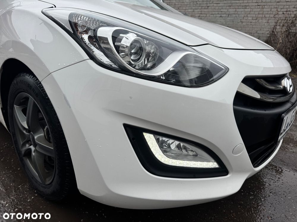 Hyundai i30 1.6 CRDi Fifa World Cup Edition - 12