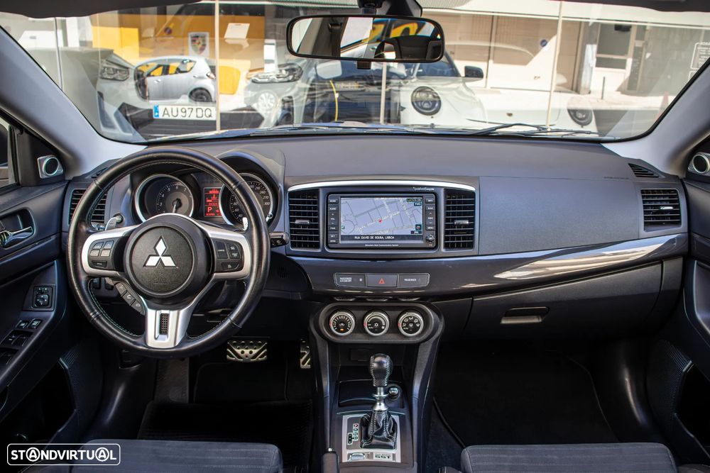 Mitsubishi Lancer - 10