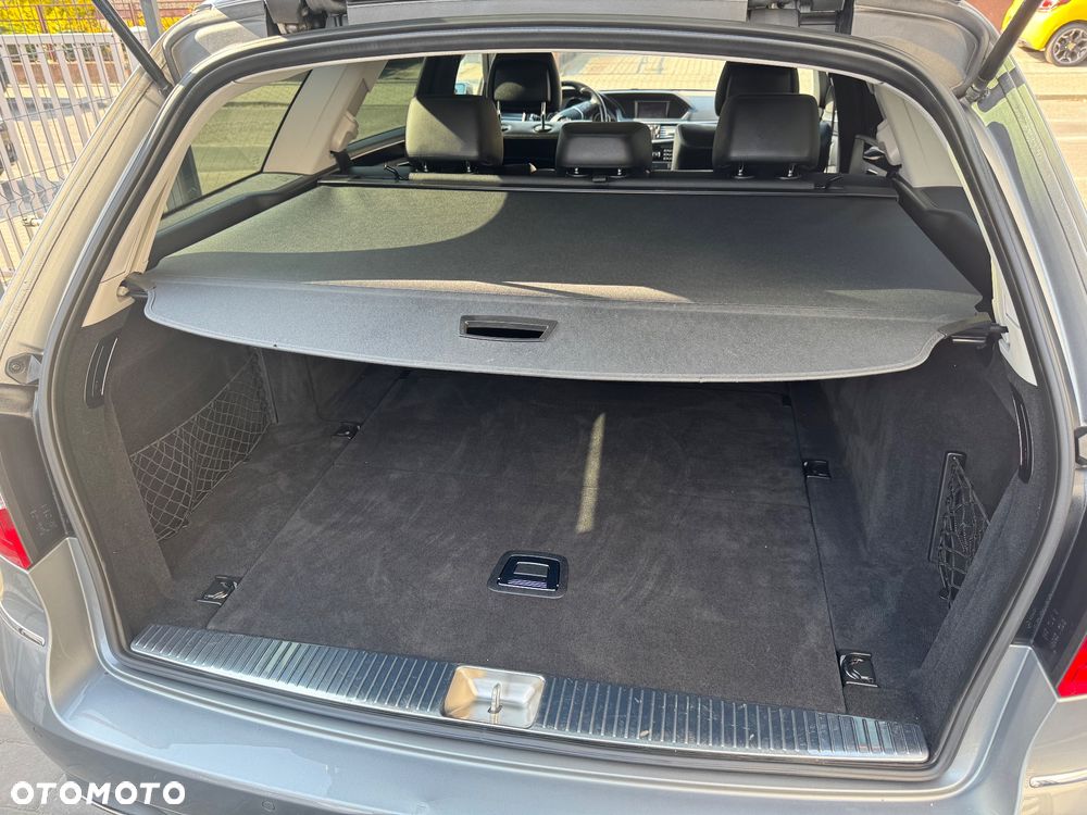 Mercedes-Benz Klasa E 200 CGI BlueEffICIENCY Avantgarde - 15