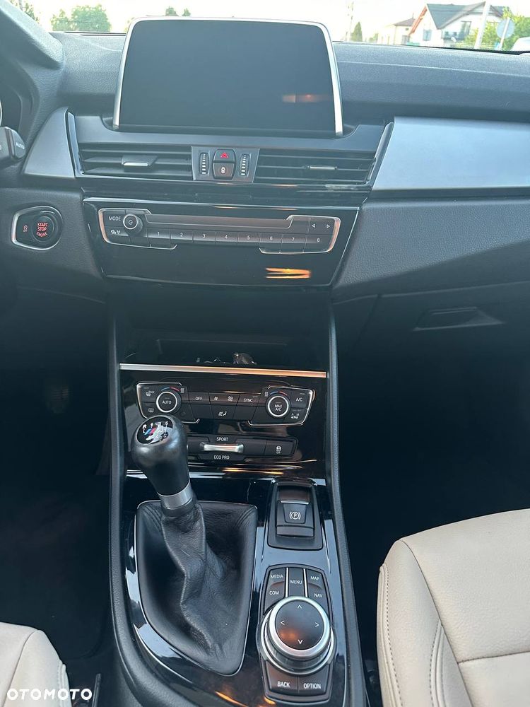 BMW Seria 2 216d Advantage - 16