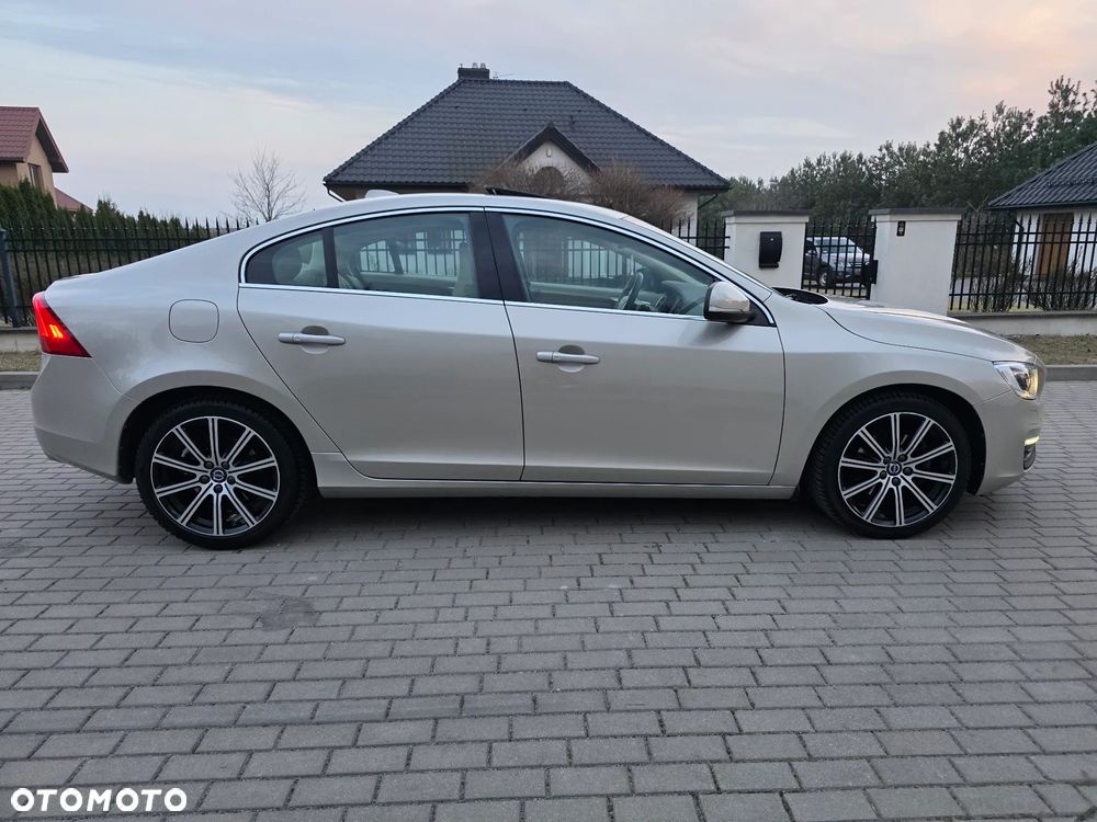 Volvo S60 D4 Geartronic Summum - 20