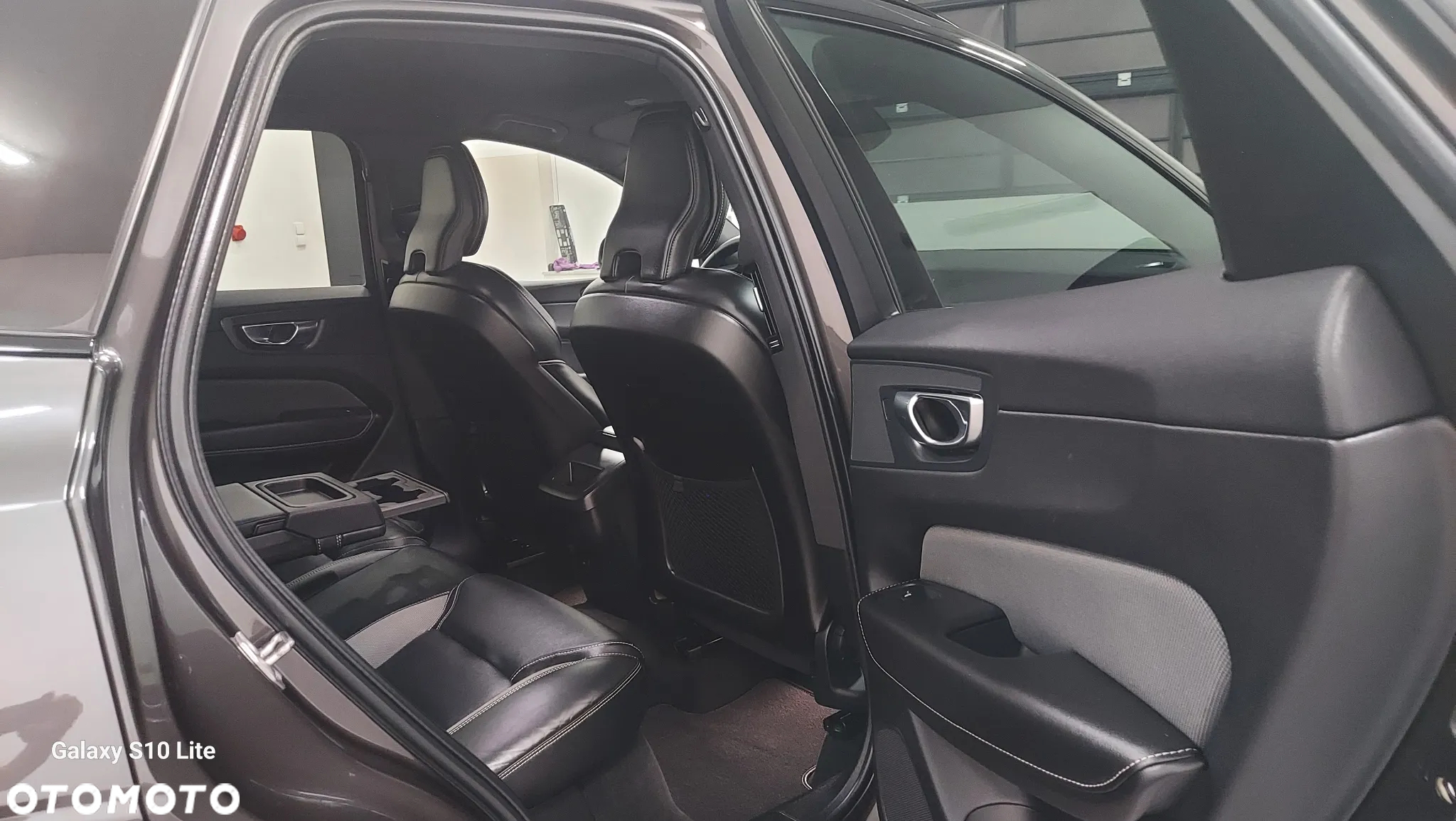 Volvo XC 60 B4 D Plus Dark - 15