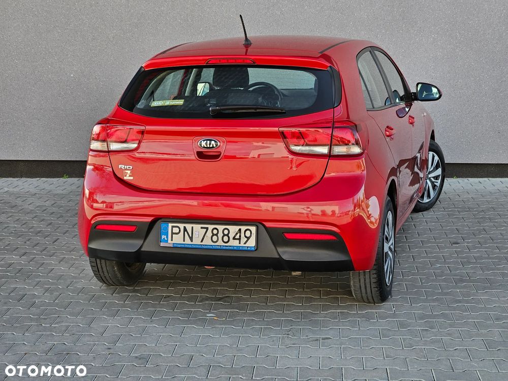 Kia Rio 1.2 L - 10